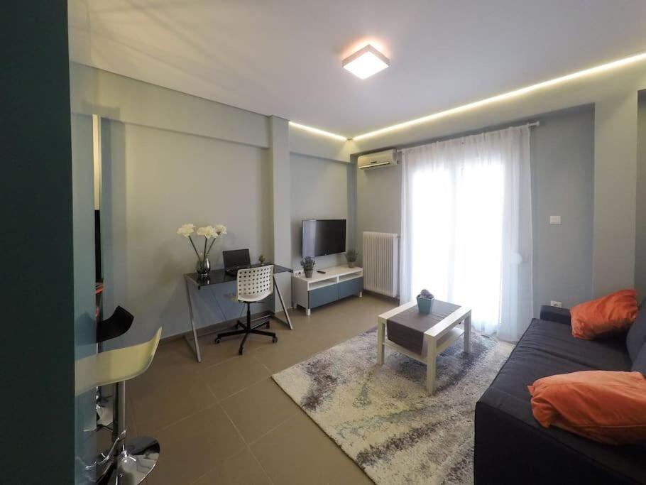 Cozy Close To Acropolis Athens